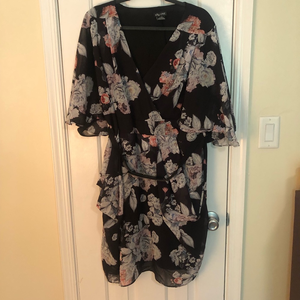 City Chic Floral Short Dress